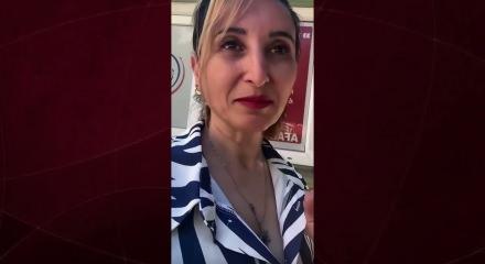 İslam d&uuml;şmanı bir kadın baş&ouml;rt&uuml;l&uuml; kadınları hedef alarak &ldquo;B&uuml;t&uuml;n kapalılar imha edilsin&rdquo; diyerek kin kustu.