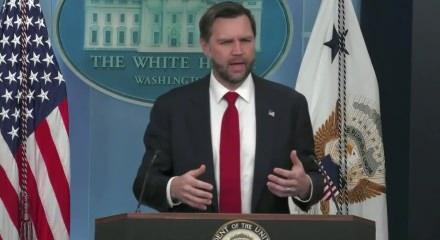 JD Vance: Trump, İran ile ilişkilerde temiz bir sayfa a&ccedil;mak istiyor