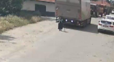 Kırıkkale'de feci kaza: Geri giden kamyonun &ccedil;arptığı yaşlı kadın hayatını kaybetti