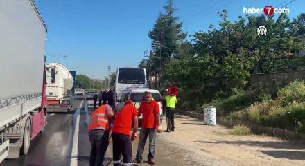 Kırşehir'de iş&ccedil;i servisleri &ccedil;arpıştı: 1'i ağır 17 yaralı