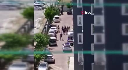 Kucağında &ccedil;ocuğuyla sekizinci kattan atladı