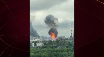 Moskova'da petrol tesisine İHA saldırısı: Dev tankın kapağı havaya u&ccedil;tu!