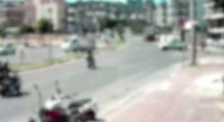 &Ccedil;ocuklarını okuldan almak i&ccedil;in yola &ccedil;ıkan anne, motosikletiyle karıştığı kazada hayatını kaybetti