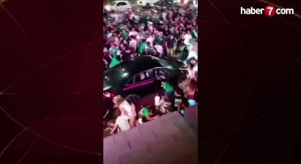 D&uuml;nya kupası kutlamasında dehşet anları! Aracıyla 17 kişiyi ezdi