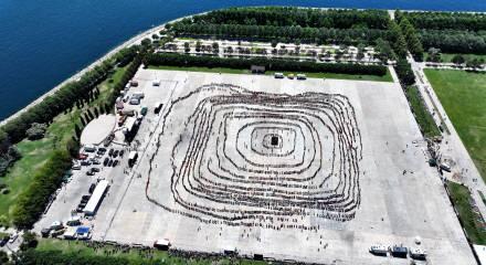 İstanbul'da 5 bin kişi aynı anda horon oynayarak Guinness Rekorlar Kitabı'na girdi