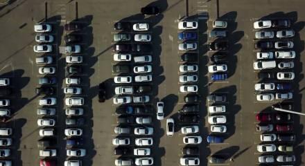 İstanbul'da otopark &ccedil;ıkmazı: Yetersiz kapasite ve y&uuml;ksek fiyatlar s&uuml;r&uuml;c&uuml;leri bezdirdi