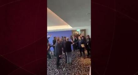 İsvi&ccedil;re&rsquo;deki kriz anının videosu! Vance, Pakistan Başbakanının yanına koştu