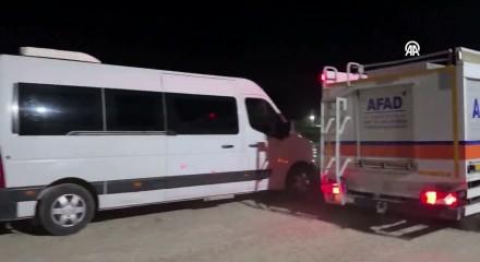 Kanoyla a&ccedil;ıldıkları Burdur G&ouml;l&uuml;'nde kaybolan 2 kişi, sağ olarak bulundu