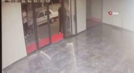 Kayseri'de 1 kişinin &ouml;ld&uuml;ğ&uuml;, 2 kişinin de yaralandığı bı&ccedil;aklı kavganın g&ouml;r&uuml;nt&uuml;leri ortaya &ccedil;ıktı