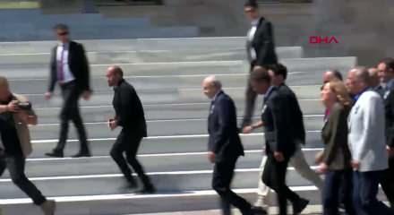 &Ouml;zg&uuml;r &Ouml;zel ve Kemal Kılı&ccedil;daroğlu, mutlak butlan sonrası ilk kez birlikte g&ouml;r&uuml;lerek tokalaştı