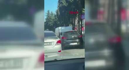 Magandalığın bedeli ağır oldu: Trafikte dehşet sa&ccedil;an s&uuml;r&uuml;c&uuml;ye rekor ceza!