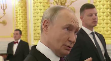 Rusya Devlet Başkanı Putin Ukrayna ile barış g&ouml;r&uuml;şmelerine hazırız dedi...
