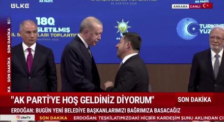 &Uuml;&ccedil; belediye başkanı daha AK Parti'ye katıldı!