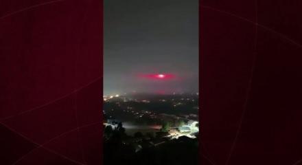 Venezula'da deprem sırasında g&ouml;r&uuml;len kırmızı ışıklar