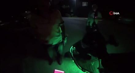 Ataşehir'de g&uuml;venlik g&ouml;revlilerinden kuryeye saldırı: O anlar kask kamerasında
