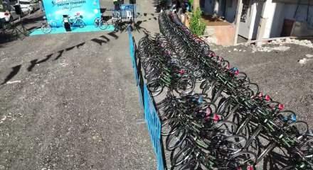 Bah&ccedil;elievler'de 4 bin 200 &ccedil;ocuk bisiklete kavuştu 