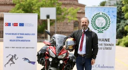 Erasmus eğitimine motosikletiyle giden &ouml;ğretmen 4 bin kilometre yol yaptı