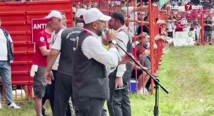 Eski pehlivan Salih Bozan, Kırkpınar'da cazgır olarak er meydanında