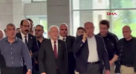 Kemal Kılı&ccedil;daroğlu, Deniz G&ouml;ktaş'a destek vermek i&ccedil;in &Ccedil;ağlayan Adliyesi'nde