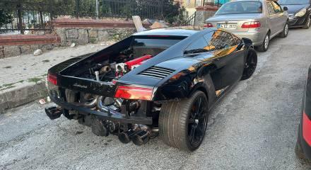 Tamir etmek i&ccedil;in aldığı 15 milyon liralık l&uuml;ks otomobille cipe &ccedil;arpıp ka&ccedil;tı