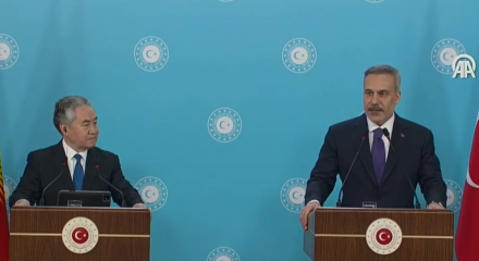 Dışişleri Bakanı Fidan Kırgızistan Dışişleri Bakanı Kulubayev ile bir araya geldi
