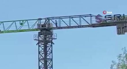 Vin&ccedil; operat&ouml;r&uuml; 40 metre y&uuml;kseklikte ezan okununca namaza durdu