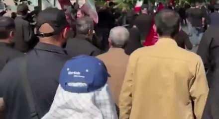 Ahmedinejad, aylar sonra ilk kez kamuoyu &ouml;n&uuml;ne &ccedil;ıktı
