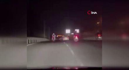Başakşehir'de slalom yapan ehliyetsiz motosiklet s&uuml;r&uuml;c&uuml;s&uuml;ne 131 binlik ceza
