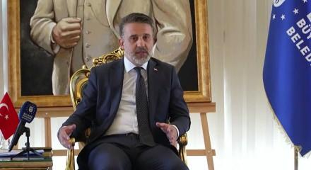 Bursa'da 'Uluslararası Altın Karag&ouml;z Halk Dansları Yarışması'  renkli kortejle başladı 