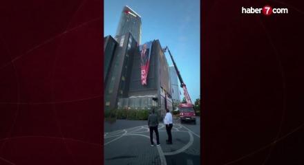 CHP İstanbul il binasında poster savaşı: İmamoğlu resmi iki kez indirildi