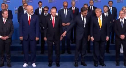 NATO Genel Sekreteri Rutte, Edi Rama'nın &ccedil;ok konuşulan tarzını Trump'a b&ouml;yle g&ouml;sterdi