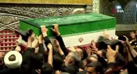 İran'ın eski dini lideri Ali Hamaney Meşhed&rsquo;de toprağa verildi