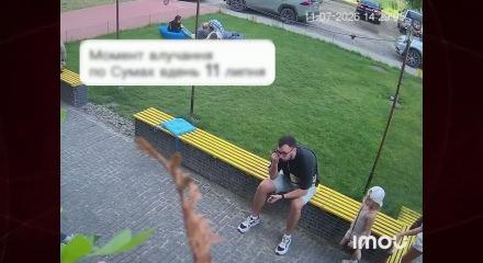 Kimi yemek yerken kimi parkta f&uuml;ze saldırısına yakalandı, işte Ukrayna'daki panik anları...