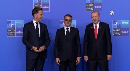 Macron&rsquo;un mavi g&ouml;zl&uuml;k gizemi: D&uuml;nyanın konuştuğu tercihin sırrı ne?