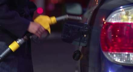 Suudi Arabistan petrolde fiyat kırdı: Varil başına 11 dolarlık tarihi d&uuml;ş&uuml;ş