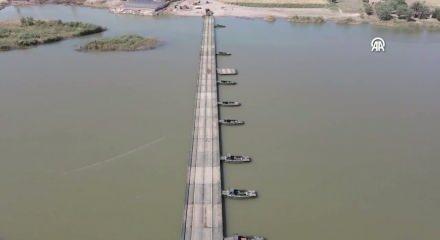 TSK, Suriye'de 240 metre uzunluğunda y&uuml;zer k&ouml;pr&uuml; kurdu