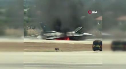 Yunan F-16 savaş u&ccedil;ağı teknik arıza sonrası alevlere teslim oldu!