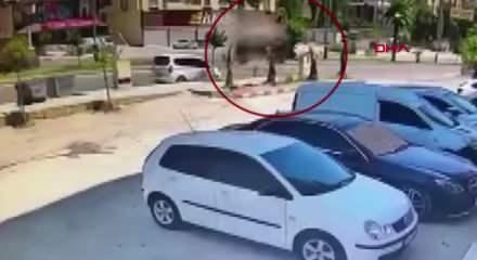 Zırhlı ara&ccedil; takla attı; 2 polis yaralandı
