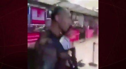 "Adamsınız adam!": 15 Temmuz gecesi havalimanında duygu dolu anlar yeniden g&uuml;ndem oldu