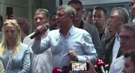 CHP'de &Ouml;zg&uuml;r &Ouml;zel parti i&ccedil;indeki il&ccedil;e başkanlarına talimat verdi "Bizden işaret bekleyin"