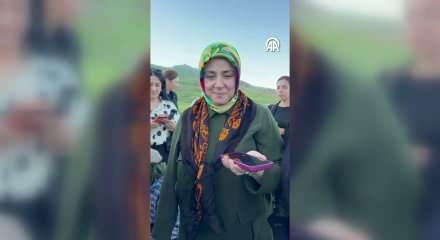  Cumhurbaşkanı Erdoğan, Hakkari'de şenliğe katılan kadınlara telefonda seslendi