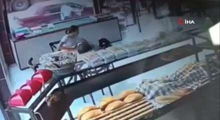 Fırında 'pes' dedirten hırsızlık: &Ccedil;ayına şeker attı, şekerliği &ccedil;antasına sakladı