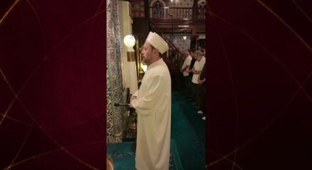 Kadık&ouml;y Osman Ağa Camii'nde Hafız Mustafa &Ouml;zdemir'in kıraati b&uuml;y&uuml;k beğeni topladı