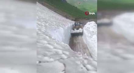 Kars'ta temmuz ortasında 3 metre kar