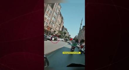 Metrelerce havaya savruldu! Telefonla konuşurken yola atlamanın bedeli ağır oldu