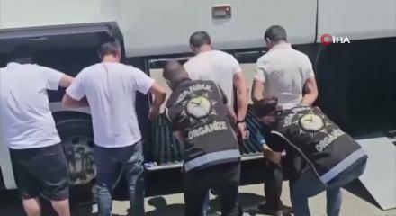Otob&uuml;sten &ccedil;ıkan cephanelik g&ouml;renleri şaşırttı