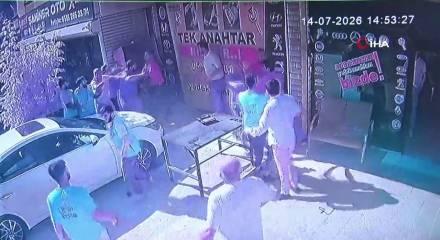 Park yeri kavgasında esnaf lin&ccedil; edildi, o anlar kameralara yansıdı