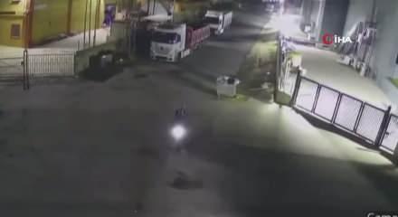 Fabrikaya atmak istediği patlayıcı elinde patlayınca parmağından oldu: O anlar kamerada