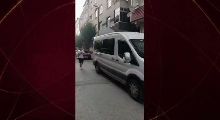 İstanbul&rsquo;da beklenen fırtına başladı: Vatandaşlar zor anlar yaşadı!