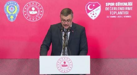 Yeni sezon &ouml;ncesi kritik zirve! Trib&uuml;nlerde şiddete ge&ccedil;it yok